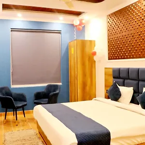 Hotel Red Leaf